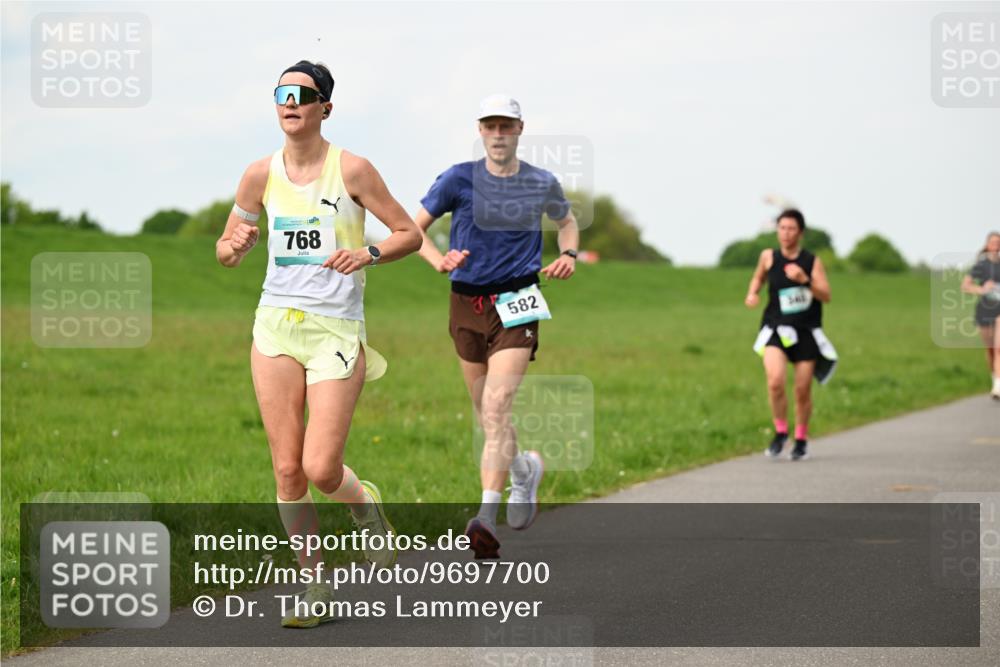 10.05.2026 - 8. Wedeler Halbmarathon Dr. Thomas Lammeyer http://msf.ph/oto/9697700 10.05.2026 11:30:14 Laufen 768, 582 meine-sportfotos.de