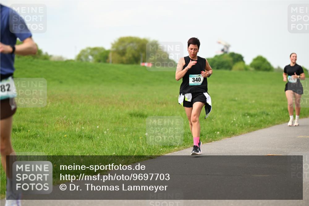 10.05.2026 - 8. Wedeler Halbmarathon Dr. Thomas Lammeyer http://msf.ph/oto/9697703 10.05.2026 11:30:15 Laufen 340, 2175 meine-sportfotos.de