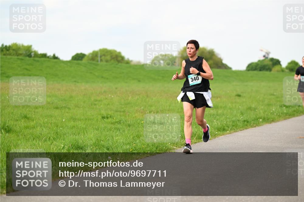 10.05.2026 - 8. Wedeler Halbmarathon Dr. Thomas Lammeyer http://msf.ph/oto/9697711 10.05.2026 11:30:16 Laufen 340 meine-sportfotos.de
