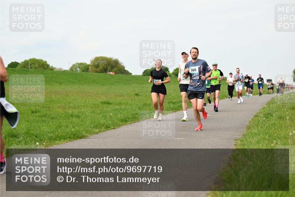 10.05.2026 - 8. Wedeler Halbmarathon Dr. Thomas Lammeyer http://msf.ph/oto/9697719 10.05.2026 11:30:18 Laufen 360 meine-sportfotos.de