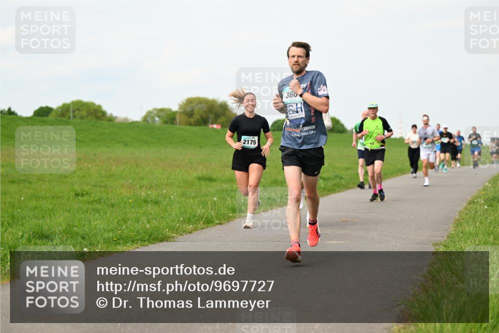 10.05.2026 - 8. Wedeler Halbmarathon Dr. Thomas Lammeyer http://msf.ph/oto/9697727 10.05.2026 11:30:19 Laufen 360, 2175 meine-sportfotos.de