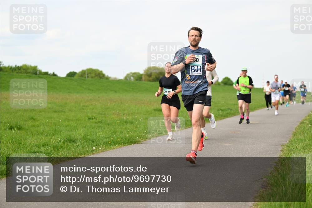10.05.2026 - 8. Wedeler Halbmarathon Dr. Thomas Lammeyer http://msf.ph/oto/9697730 10.05.2026 11:30:19 Laufen 2175 meine-sportfotos.de