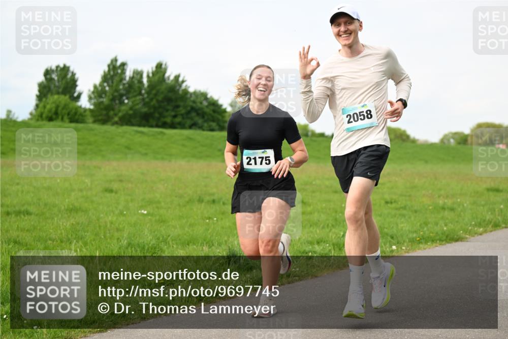 10.05.2026 - 8. Wedeler Halbmarathon Dr. Thomas Lammeyer http://msf.ph/oto/9697745 10.05.2026 11:30:22 Laufen 2175, 2058 meine-sportfotos.de