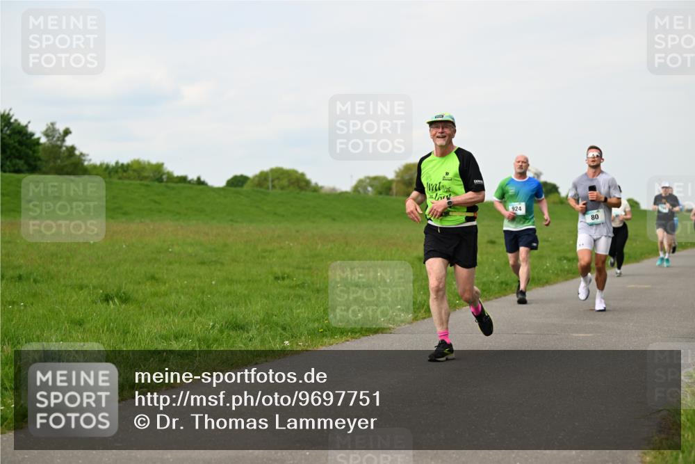 10.05.2026 - 8. Wedeler Halbmarathon Dr. Thomas Lammeyer http://msf.ph/oto/9697751 10.05.2026 11:30:23 Laufen 924 meine-sportfotos.de