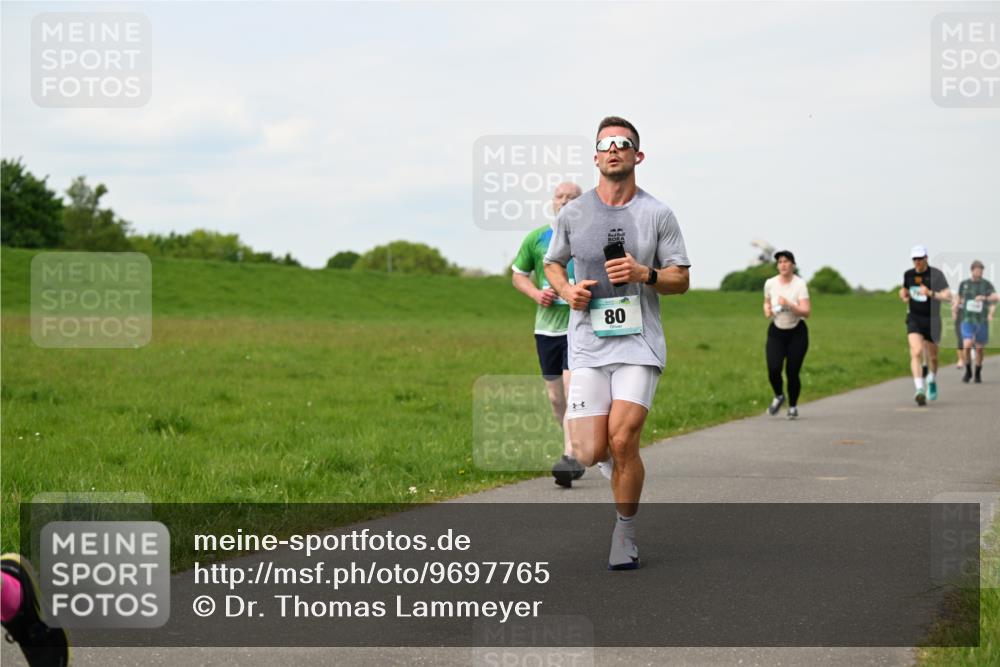10.05.2026 - 8. Wedeler Halbmarathon Dr. Thomas Lammeyer http://msf.ph/oto/9697765 10.05.2026 11:30:25 Laufen  meine-sportfotos.de