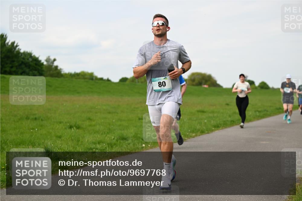 10.05.2026 - 8. Wedeler Halbmarathon Dr. Thomas Lammeyer http://msf.ph/oto/9697768 10.05.2026 11:30:26 Laufen  meine-sportfotos.de