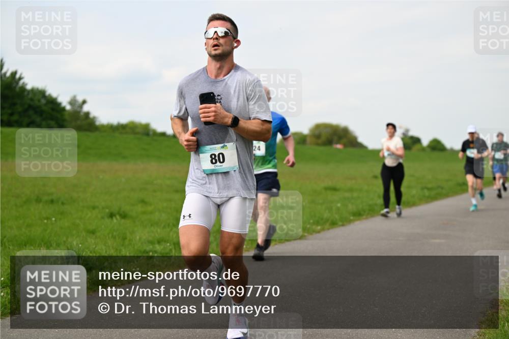 10.05.2026 - 8. Wedeler Halbmarathon Dr. Thomas Lammeyer http://msf.ph/oto/9697770 10.05.2026 11:30:26 Laufen  meine-sportfotos.de