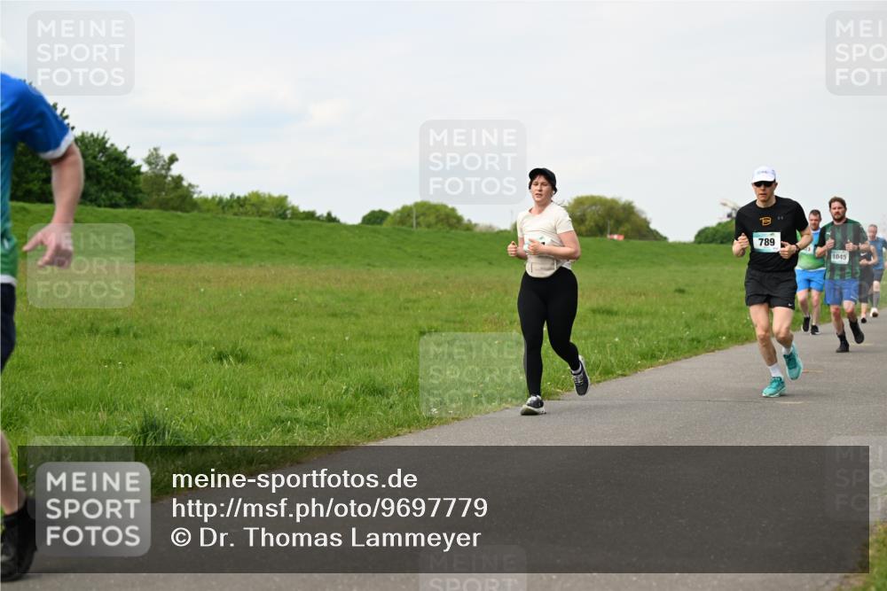10.05.2026 - 8. Wedeler Halbmarathon Dr. Thomas Lammeyer http://msf.ph/oto/9697779 10.05.2026 11:30:28 Laufen 789, 1045 meine-sportfotos.de