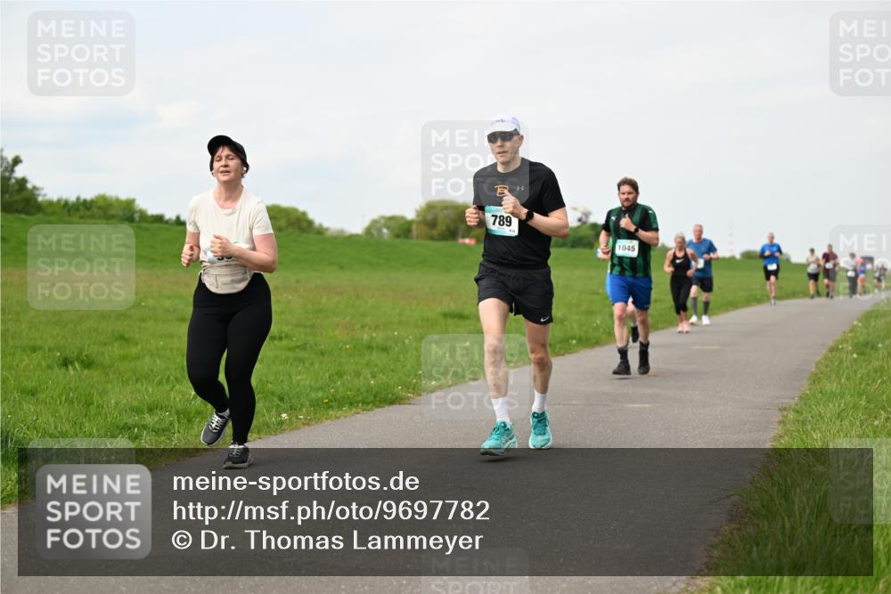 10.05.2026 - 8. Wedeler Halbmarathon Dr. Thomas Lammeyer http://msf.ph/oto/9697782 10.05.2026 11:30:29 Laufen 789, 1045 meine-sportfotos.de