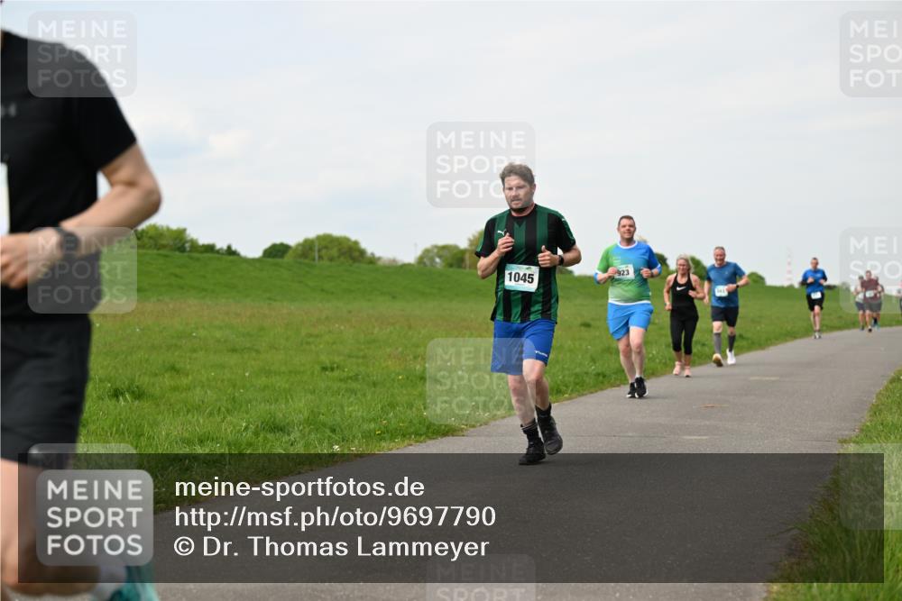 10.05.2026 - 8. Wedeler Halbmarathon Dr. Thomas Lammeyer http://msf.ph/oto/9697790 10.05.2026 11:30:31 Laufen 1045, 923 meine-sportfotos.de
