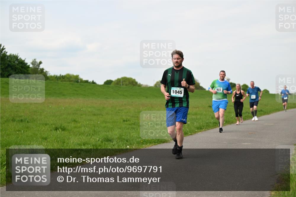 10.05.2026 - 8. Wedeler Halbmarathon Dr. Thomas Lammeyer http://msf.ph/oto/9697791 10.05.2026 11:30:31 Laufen 1045, 923 meine-sportfotos.de