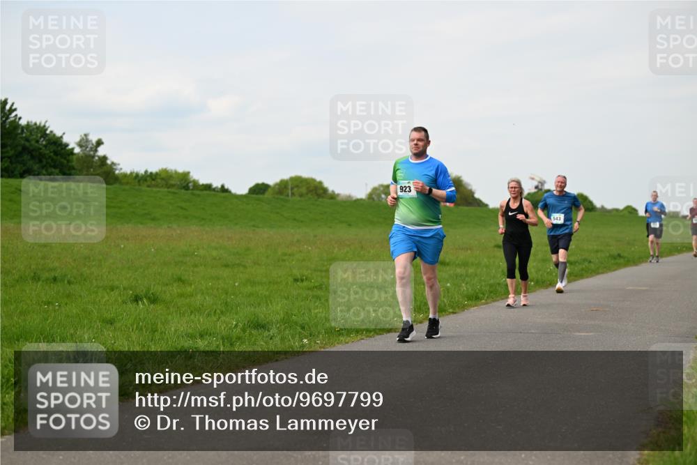 10.05.2026 - 8. Wedeler Halbmarathon Dr. Thomas Lammeyer http://msf.ph/oto/9697799 10.05.2026 11:30:33 Laufen 923, 543 meine-sportfotos.de