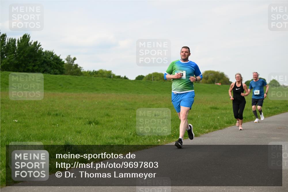 10.05.2026 - 8. Wedeler Halbmarathon Dr. Thomas Lammeyer http://msf.ph/oto/9697803 10.05.2026 11:30:34 Laufen 543 meine-sportfotos.de