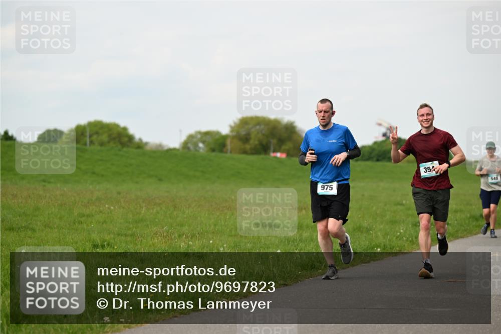 10.05.2026 - 8. Wedeler Halbmarathon Dr. Thomas Lammeyer http://msf.ph/oto/9697823 10.05.2026 11:30:41 Laufen 975, 540 meine-sportfotos.de