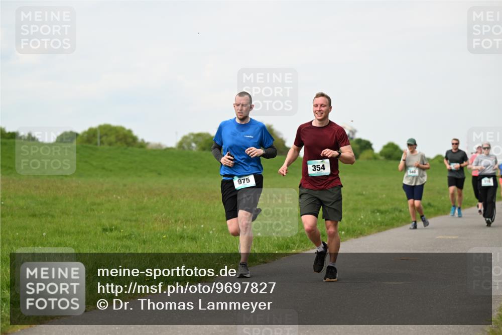 10.05.2026 - 8. Wedeler Halbmarathon Dr. Thomas Lammeyer http://msf.ph/oto/9697827 10.05.2026 11:30:42 Laufen 975, 354, 540 meine-sportfotos.de