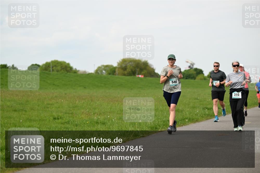 10.05.2026 - 8. Wedeler Halbmarathon Dr. Thomas Lammeyer http://msf.ph/oto/9697845 10.05.2026 11:30:45 Laufen 540, 310 meine-sportfotos.de