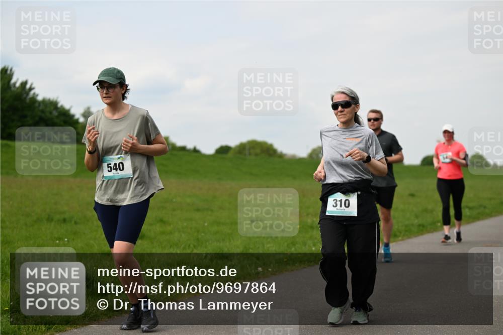 10.05.2026 - 8. Wedeler Halbmarathon Dr. Thomas Lammeyer http://msf.ph/oto/9697864 10.05.2026 11:30:49 Laufen 540, 310 meine-sportfotos.de