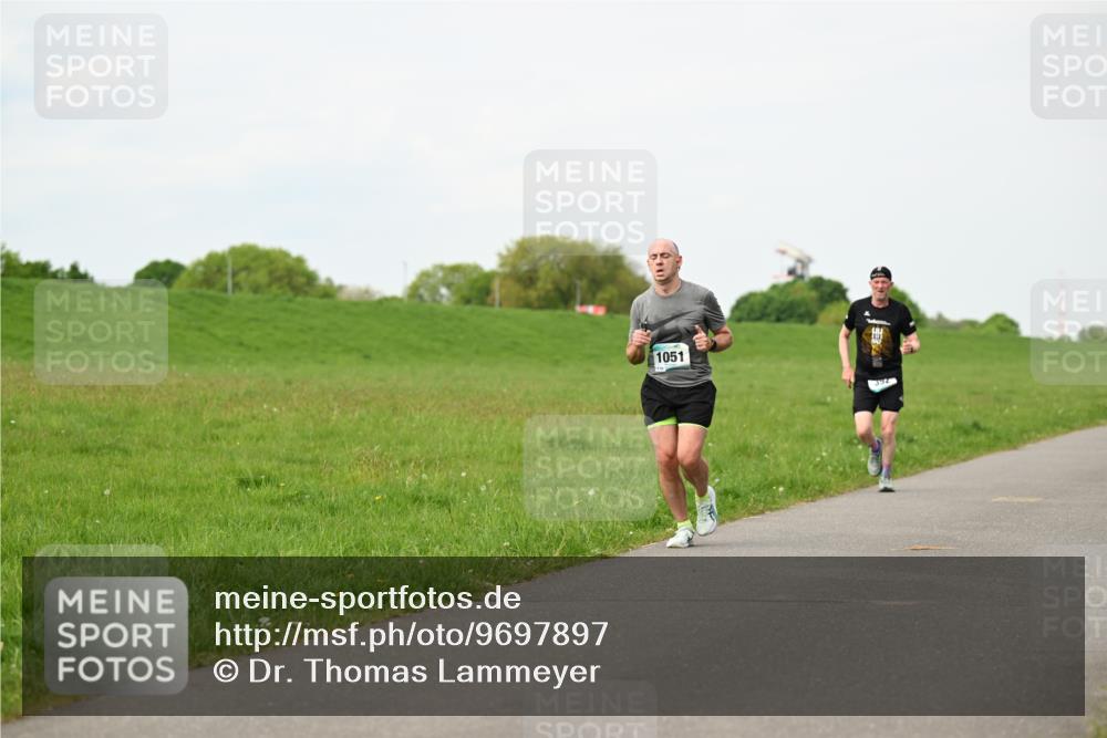 10.05.2026 - 8. Wedeler Halbmarathon Dr. Thomas Lammeyer http://msf.ph/oto/9697897 10.05.2026 11:30:55 Laufen 1051, 392 meine-sportfotos.de