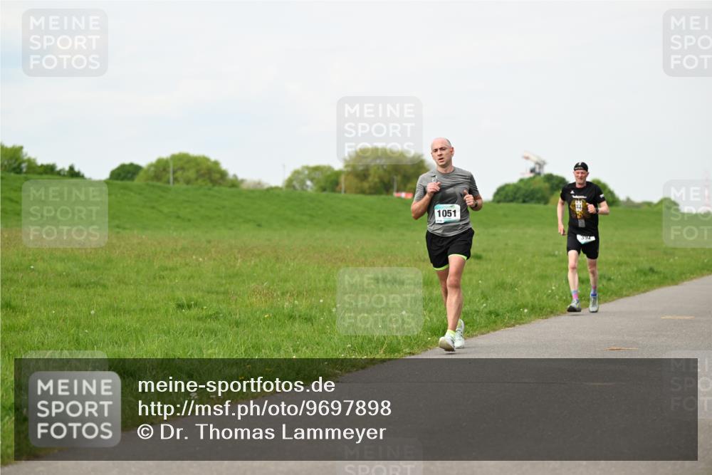 10.05.2026 - 8. Wedeler Halbmarathon Dr. Thomas Lammeyer http://msf.ph/oto/9697898 10.05.2026 11:30:56 Laufen 1051, 392 meine-sportfotos.de