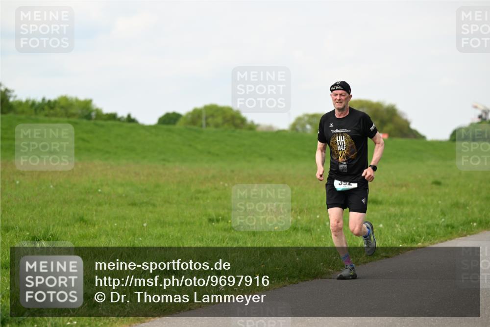 10.05.2026 - 8. Wedeler Halbmarathon Dr. Thomas Lammeyer http://msf.ph/oto/9697916 10.05.2026 11:30:59 Laufen  meine-sportfotos.de