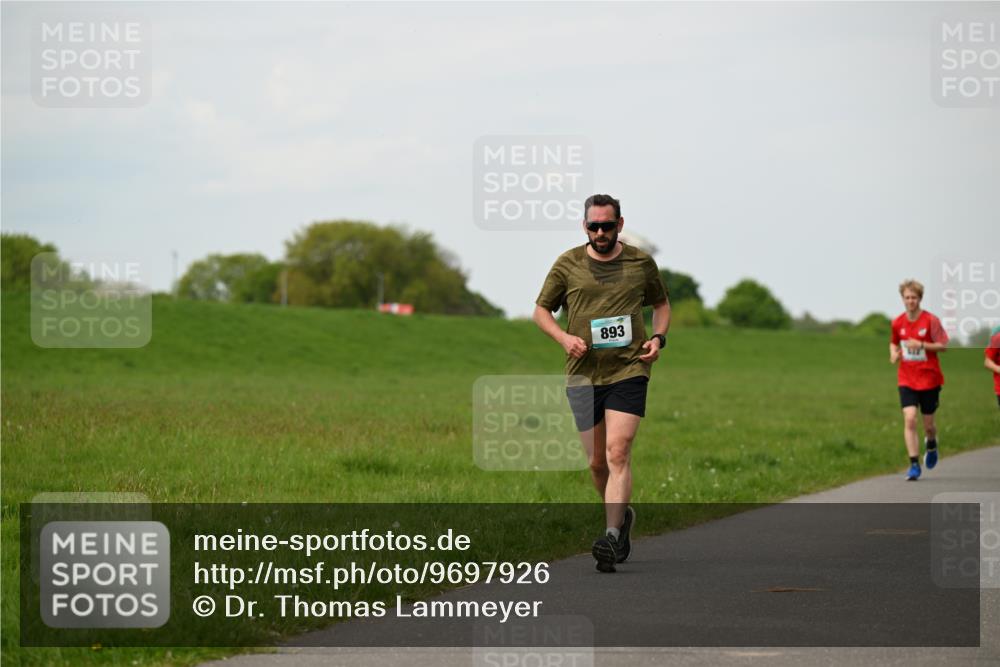 10.05.2026 - 8. Wedeler Halbmarathon Dr. Thomas Lammeyer http://msf.ph/oto/9697926 10.05.2026 11:31:09 Laufen 893 meine-sportfotos.de