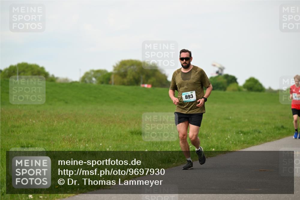 10.05.2026 - 8. Wedeler Halbmarathon Dr. Thomas Lammeyer http://msf.ph/oto/9697930 10.05.2026 11:31:09 Laufen 893, 833 meine-sportfotos.de