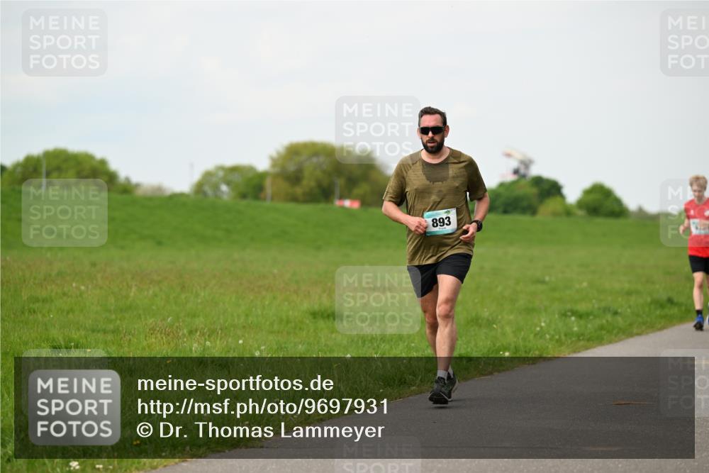 10.05.2026 - 8. Wedeler Halbmarathon Dr. Thomas Lammeyer http://msf.ph/oto/9697931 10.05.2026 11:31:09 Laufen 893 meine-sportfotos.de