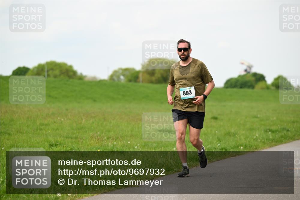 10.05.2026 - 8. Wedeler Halbmarathon Dr. Thomas Lammeyer http://msf.ph/oto/9697932 10.05.2026 11:31:10 Laufen 893 meine-sportfotos.de