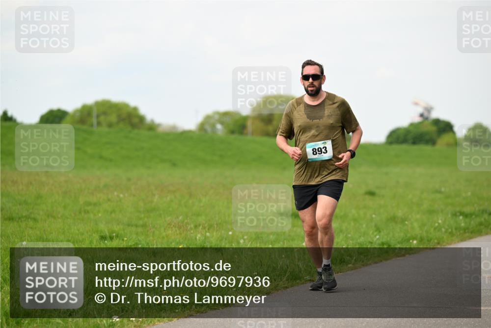 10.05.2026 - 8. Wedeler Halbmarathon Dr. Thomas Lammeyer http://msf.ph/oto/9697936 10.05.2026 11:31:10 Laufen 893 meine-sportfotos.de