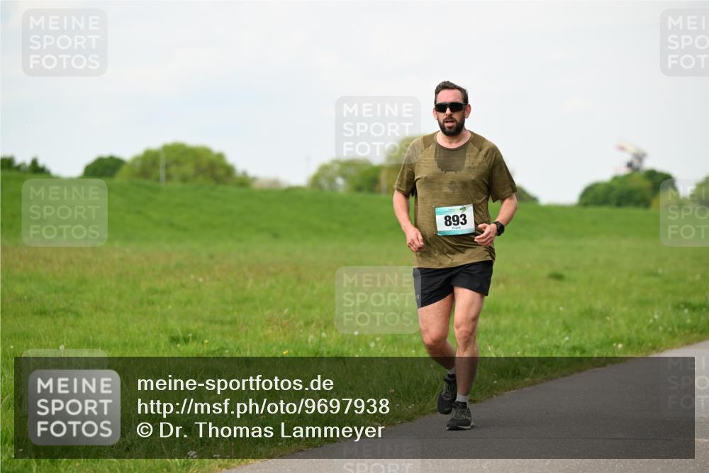 10.05.2026 - 8. Wedeler Halbmarathon Dr. Thomas Lammeyer http://msf.ph/oto/9697938 10.05.2026 11:31:10 Laufen 893 meine-sportfotos.de