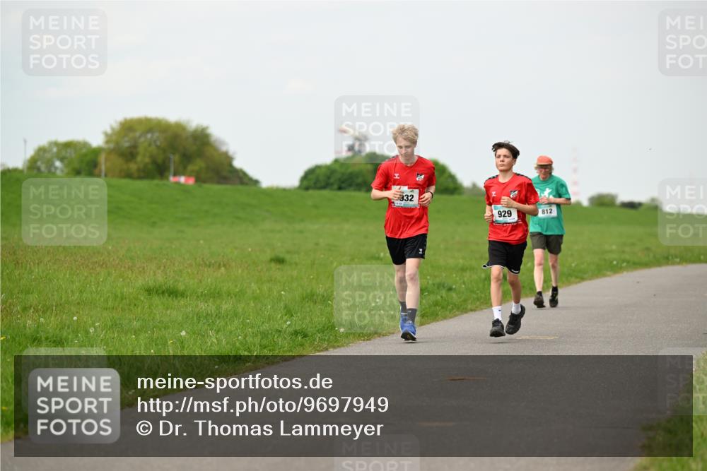 10.05.2026 - 8. Wedeler Halbmarathon Dr. Thomas Lammeyer http://msf.ph/oto/9697949 10.05.2026 11:31:13 Laufen 932, 929, 812 meine-sportfotos.de