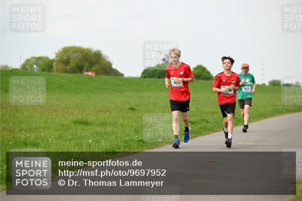 10.05.2026 - 8. Wedeler Halbmarathon Dr. Thomas Lammeyer http://msf.ph/oto/9697952 10.05.2026 11:31:13 Laufen 812 meine-sportfotos.de