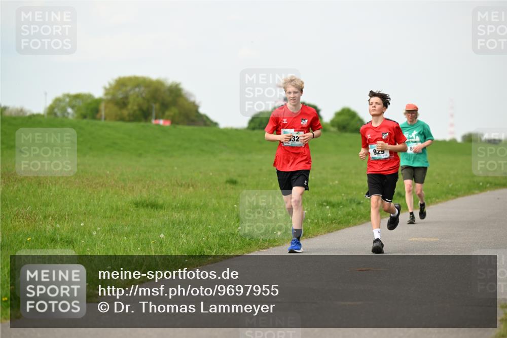 10.05.2026 - 8. Wedeler Halbmarathon Dr. Thomas Lammeyer http://msf.ph/oto/9697955 10.05.2026 11:31:13 Laufen 929 meine-sportfotos.de
