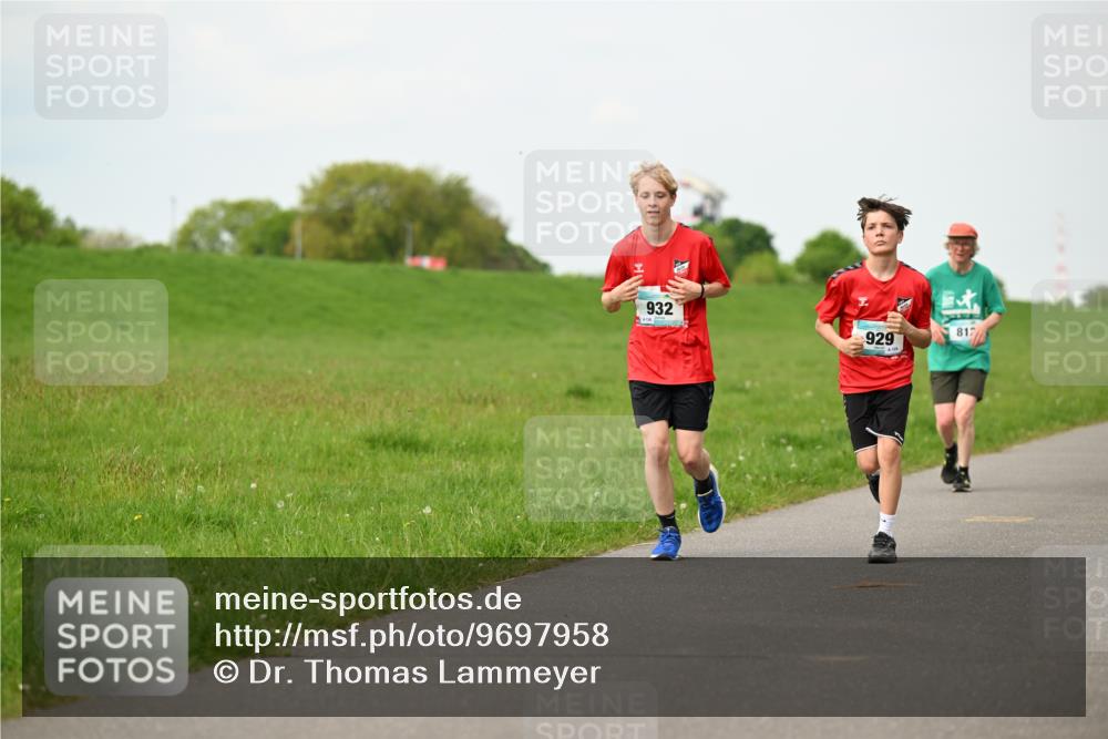 10.05.2026 - 8. Wedeler Halbmarathon Dr. Thomas Lammeyer http://msf.ph/oto/9697958 10.05.2026 11:31:14 Laufen 932, 929, 812 meine-sportfotos.de