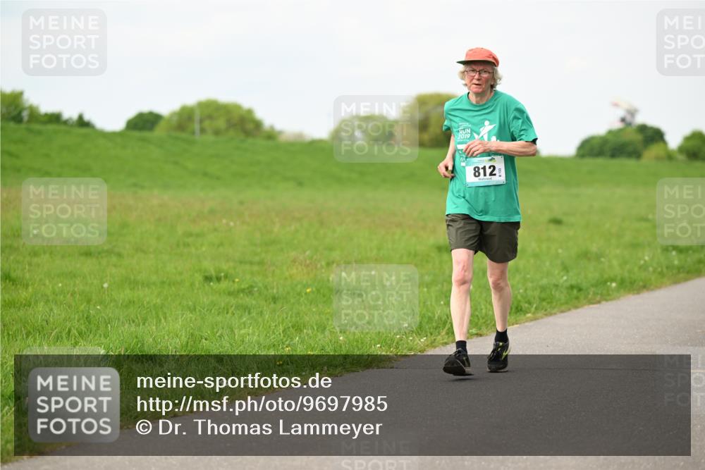 10.05.2026 - 8. Wedeler Halbmarathon Dr. Thomas Lammeyer http://msf.ph/oto/9697985 10.05.2026 11:31:19 Laufen 2019, 812 meine-sportfotos.de