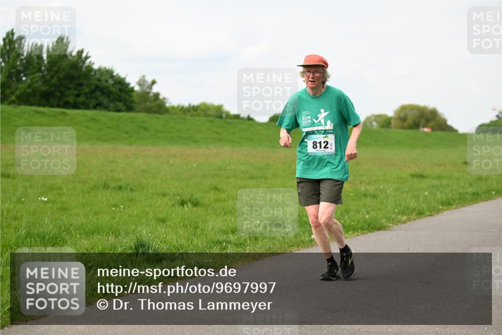 10.05.2026 - 8. Wedeler Halbmarathon Dr. Thomas Lammeyer http://msf.ph/oto/9697997 10.05.2026 11:31:20 Laufen 2019, 812 meine-sportfotos.de