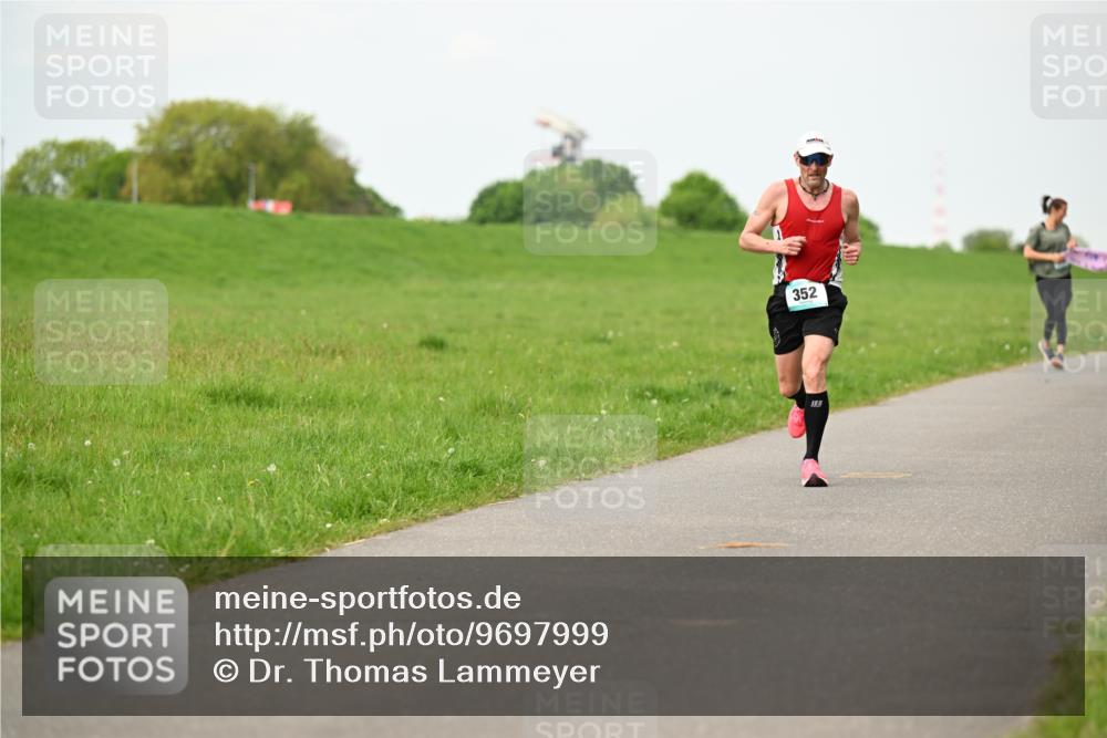 10.05.2026 - 8. Wedeler Halbmarathon Dr. Thomas Lammeyer http://msf.ph/oto/9697999 10.05.2026 11:31:23 Laufen 352 meine-sportfotos.de