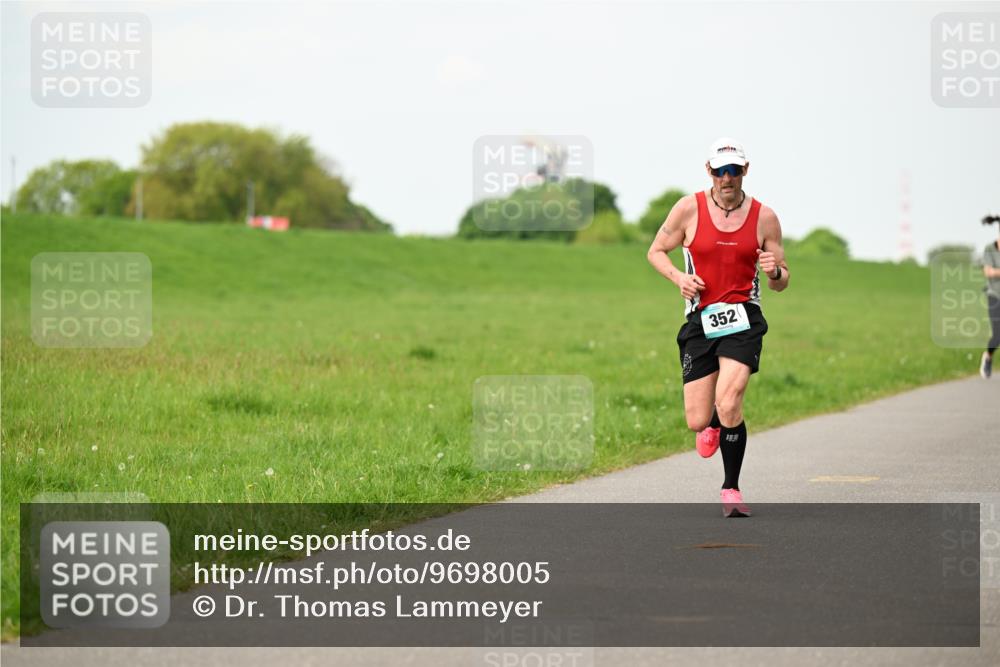 10.05.2026 - 8. Wedeler Halbmarathon Dr. Thomas Lammeyer http://msf.ph/oto/9698005 10.05.2026 11:31:24 Laufen 352 meine-sportfotos.de