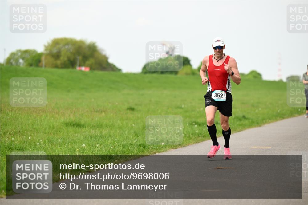 10.05.2026 - 8. Wedeler Halbmarathon Dr. Thomas Lammeyer http://msf.ph/oto/9698006 10.05.2026 11:31:24 Laufen 352 meine-sportfotos.de