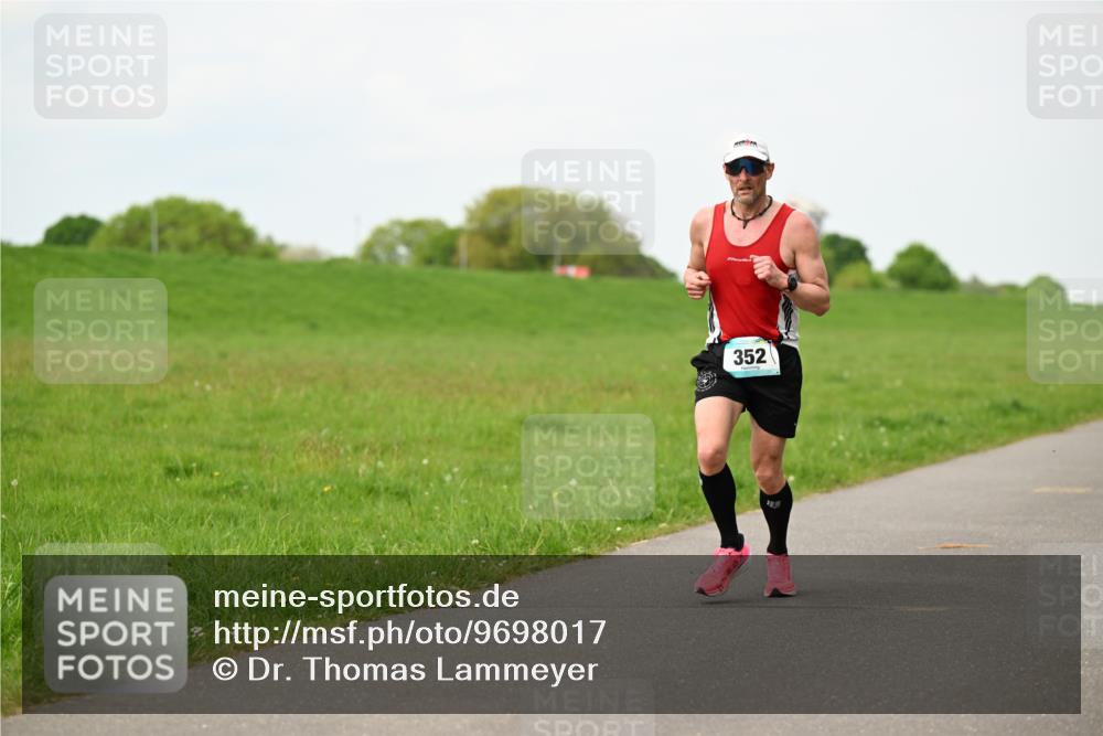 10.05.2026 - 8. Wedeler Halbmarathon Dr. Thomas Lammeyer http://msf.ph/oto/9698017 10.05.2026 11:31:26 Laufen 352 meine-sportfotos.de