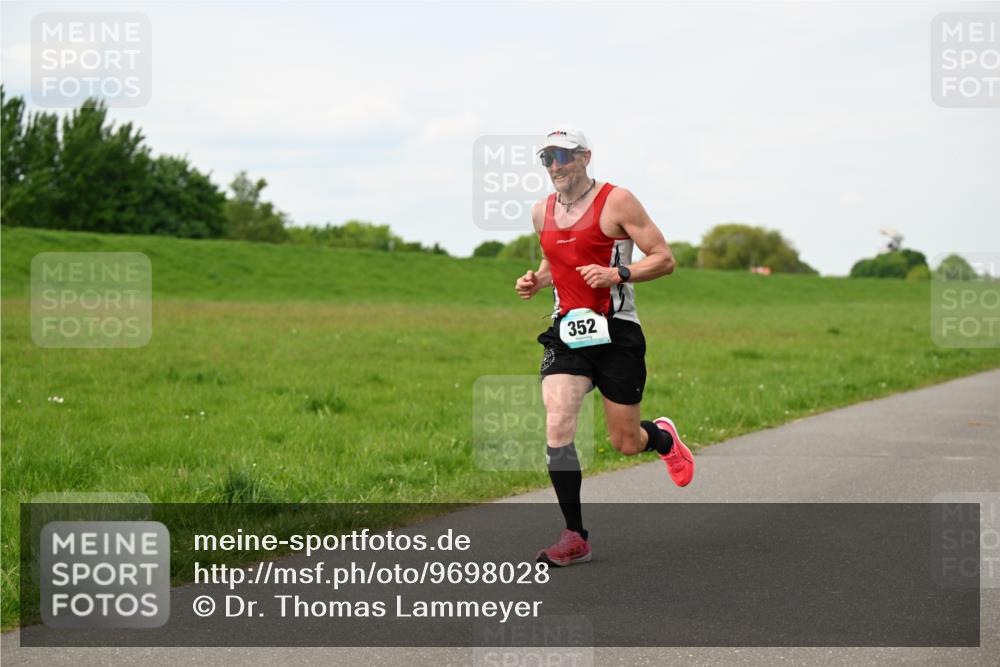10.05.2026 - 8. Wedeler Halbmarathon Dr. Thomas Lammeyer http://msf.ph/oto/9698028 10.05.2026 11:31:27 Laufen 352 meine-sportfotos.de