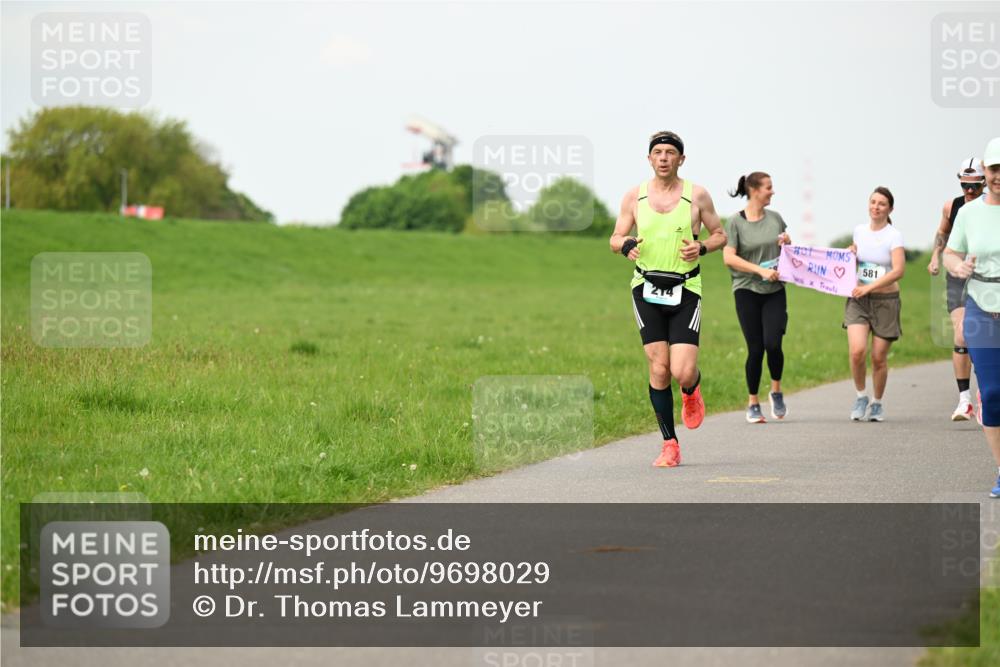 10.05.2026 - 8. Wedeler Halbmarathon Dr. Thomas Lammeyer http://msf.ph/oto/9698029 10.05.2026 11:31:29 Laufen 581 meine-sportfotos.de