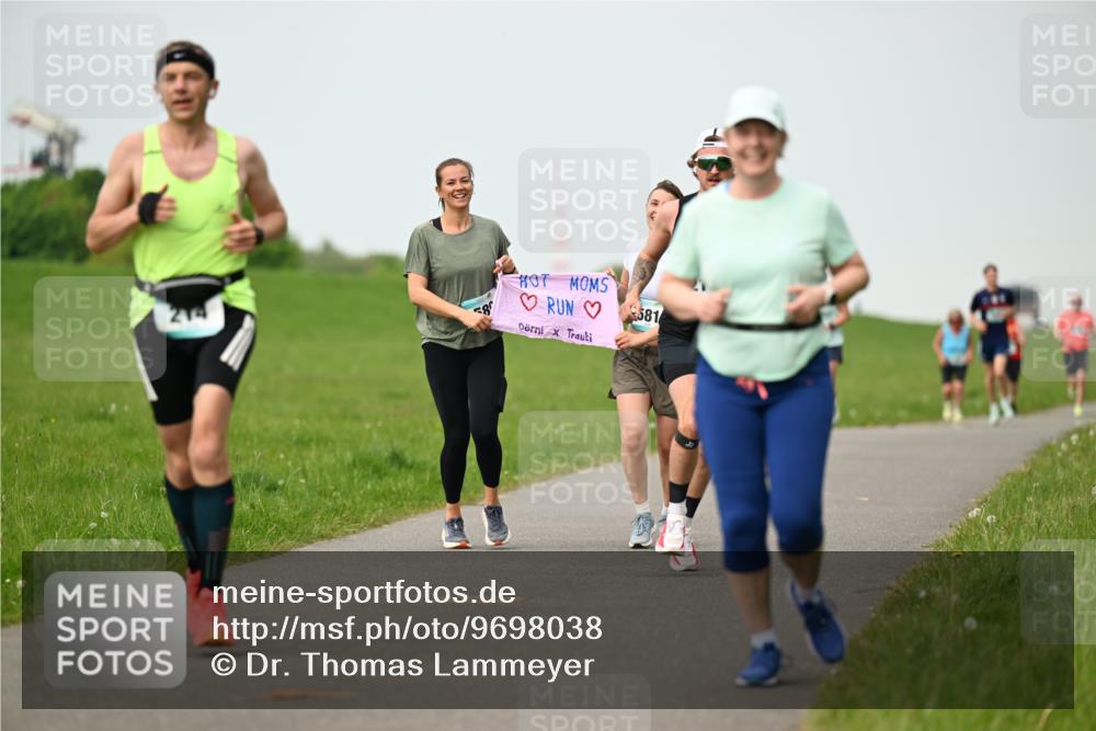 10.05.2026 - 8. Wedeler Halbmarathon Dr. Thomas Lammeyer http://msf.ph/oto/9698038 10.05.2026 11:31:30 Laufen 581 meine-sportfotos.de