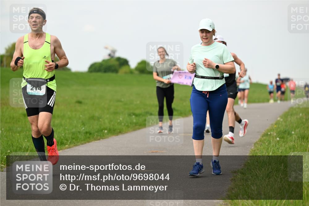 10.05.2026 - 8. Wedeler Halbmarathon Dr. Thomas Lammeyer http://msf.ph/oto/9698044 10.05.2026 11:31:32 Laufen 214 meine-sportfotos.de