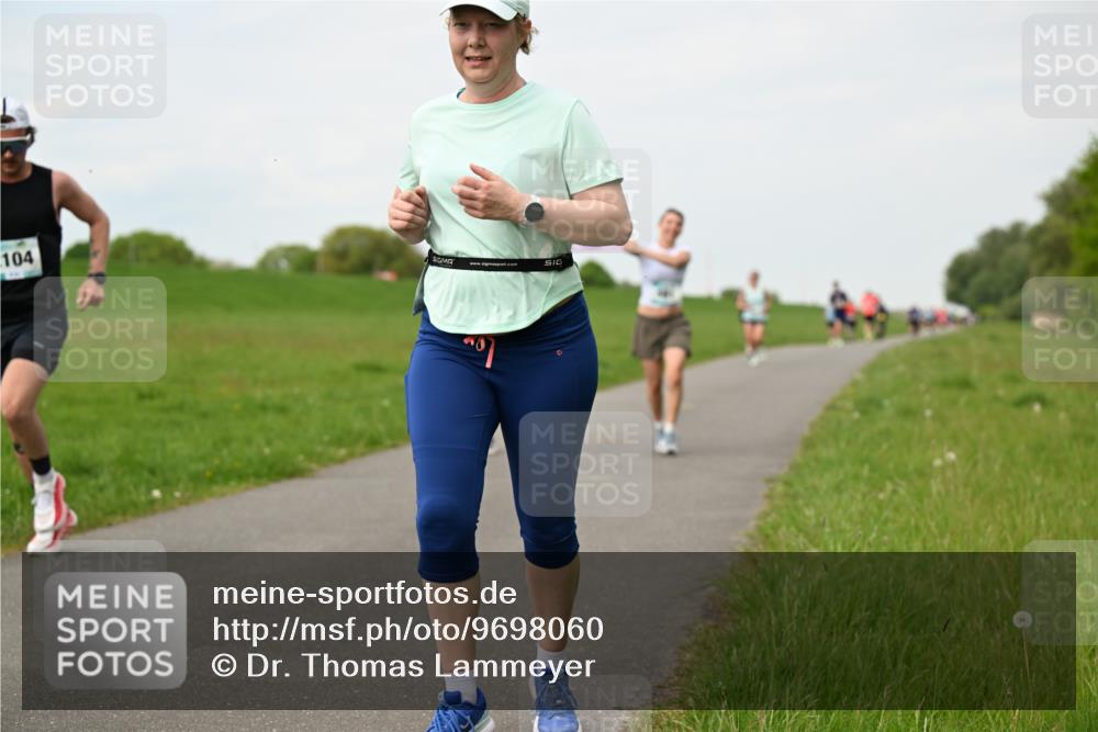 10.05.2026 - 8. Wedeler Halbmarathon Dr. Thomas Lammeyer http://msf.ph/oto/9698060 10.05.2026 11:31:35 Laufen 104 meine-sportfotos.de