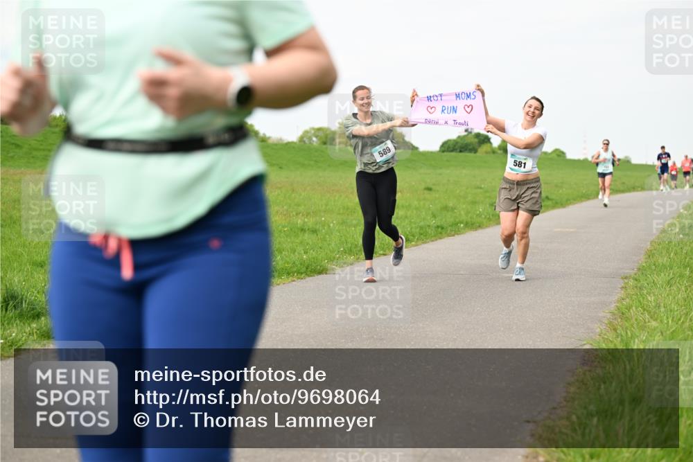 10.05.2026 - 8. Wedeler Halbmarathon Dr. Thomas Lammeyer http://msf.ph/oto/9698064 10.05.2026 11:31:36 Laufen 589, 581 meine-sportfotos.de