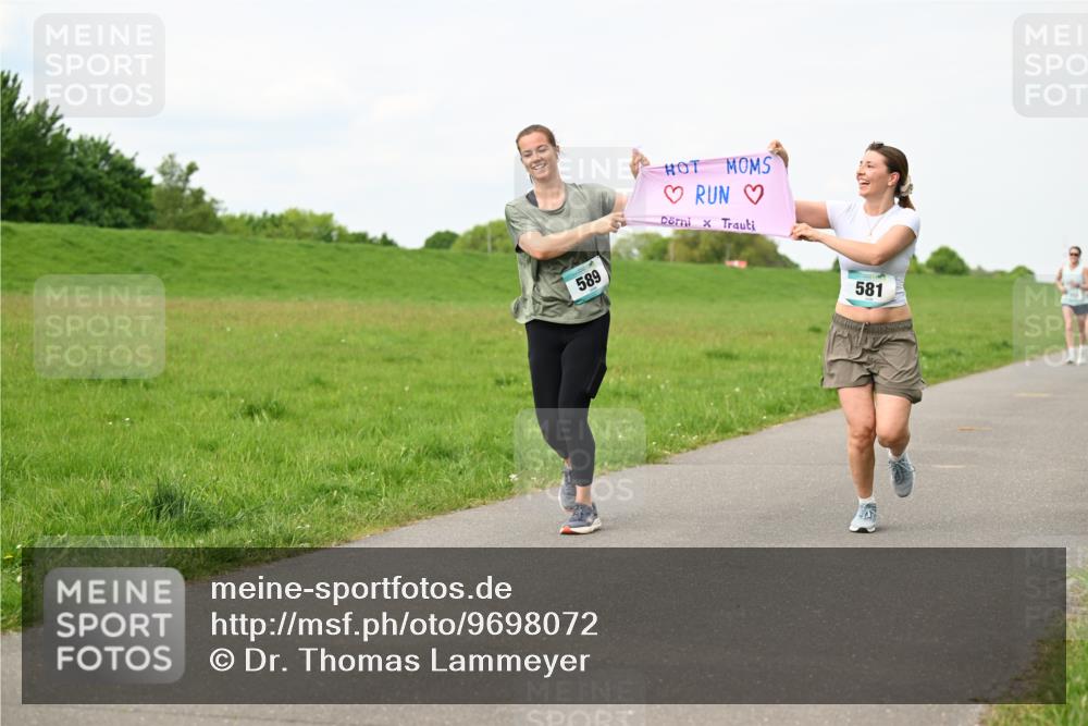 10.05.2026 - 8. Wedeler Halbmarathon Dr. Thomas Lammeyer http://msf.ph/oto/9698072 10.05.2026 11:31:37 Laufen 589, 581 meine-sportfotos.de