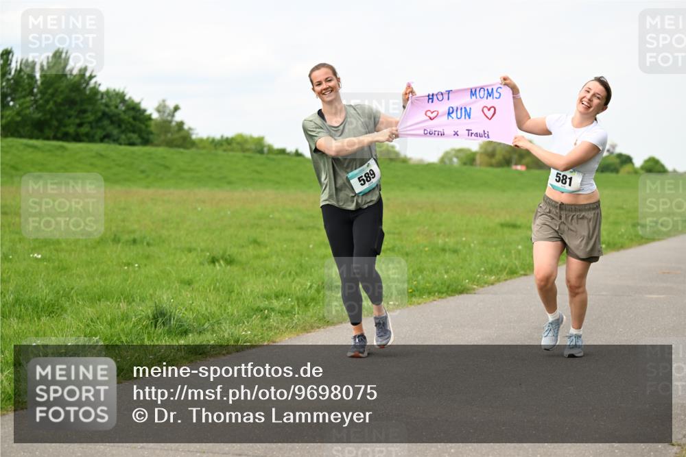 10.05.2026 - 8. Wedeler Halbmarathon Dr. Thomas Lammeyer http://msf.ph/oto/9698075 10.05.2026 11:31:37 Laufen 589, 581 meine-sportfotos.de