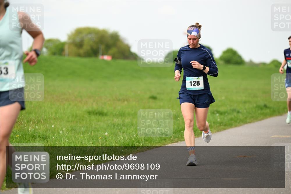 10.05.2026 - 8. Wedeler Halbmarathon Dr. Thomas Lammeyer http://msf.ph/oto/9698109 10.05.2026 11:31:45 Laufen 128 meine-sportfotos.de
