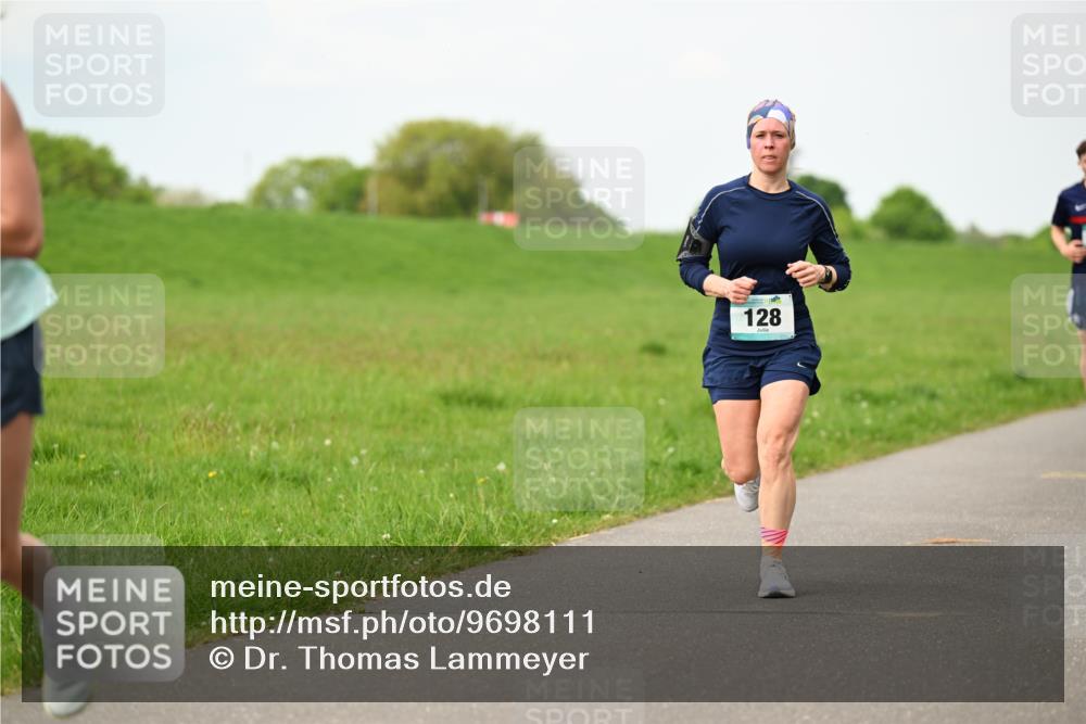 10.05.2026 - 8. Wedeler Halbmarathon Dr. Thomas Lammeyer http://msf.ph/oto/9698111 10.05.2026 11:31:45 Laufen 128 meine-sportfotos.de